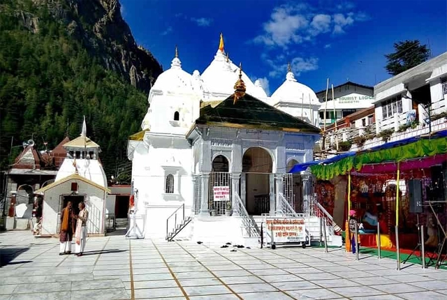 Gangotri Temple photo by Himalyan Hikers, an essential site in the Chardham Yatra package journey